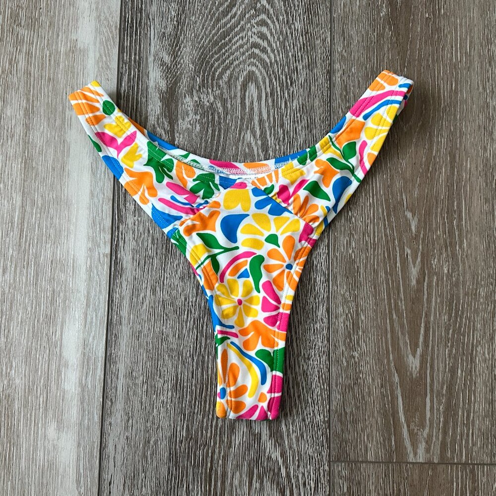 Wild Fable Swimwear Sz XS Fabulous Floral Bikini Bottom Colorful!!